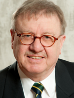 Josef H. Mayer Fachanwalt für Verwaltungsrecht Am Neuen Garten 14469 Potsdam - Beamtenrecht u. Recht des ffentlichen Dienstes, ffentliches Bau- und Beitragsrecht, Kassenarztrecht (insbes. Prüfverfahren), Verkehrsrecht (Bugeldverfahren, Verkehrsunfallrecht), Sozialgerichtsverfahren - Die Potsdamer Kanzlei befindet sich in der Nauener Vorstadt. Sie liegt im rückwärtigen Teil des Hauses Am Neuen Garten 27. Vor dem Haus ist die Haltestelle Glumestrae der Buslinie 692 in Richtung Hhenstrae